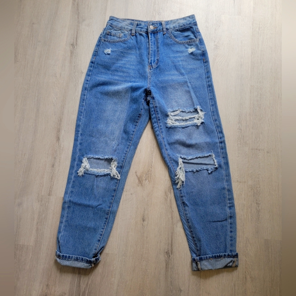 NWOT Boyfriend Distressed Jeans